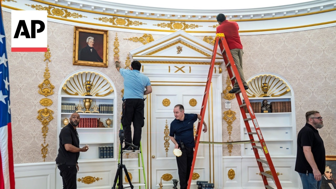 A replica Oval Office near the White House gets a new Trump makeover (Video)