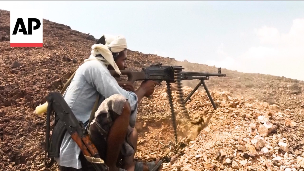 Video shows Yemen government forces fighting the Houthis near Bab el Mandeb Strait (Video)