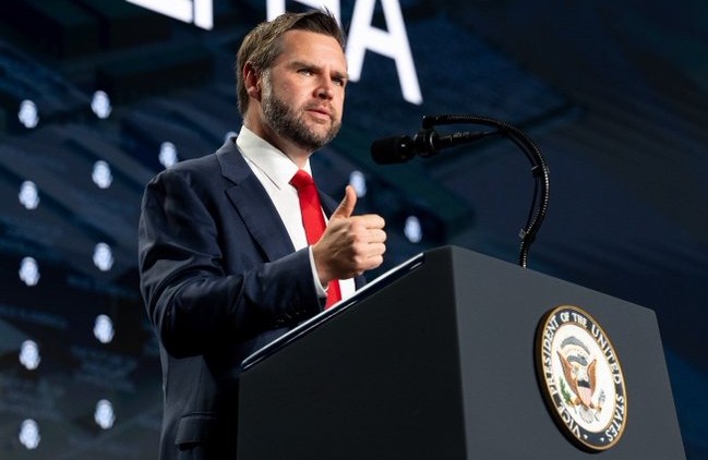 Vance backs Alaska gas pipeline to Asia
