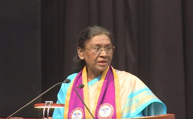 President Murmu honours first batch doctors of AIIMS Bilaspur (Lead)