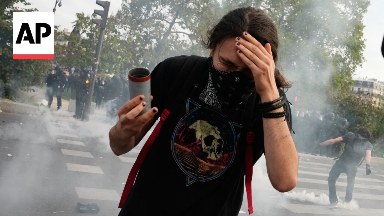 Riot police fire tear gas as thousands rally in Paris over school funding (Video)