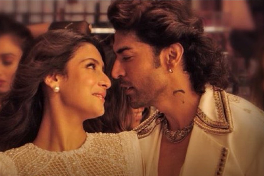 Isha Malviya and Gurmeet Choudhary Turn Up the Heat With Sanju Rathod's 'Nakhre' From Tum Mere Ho
