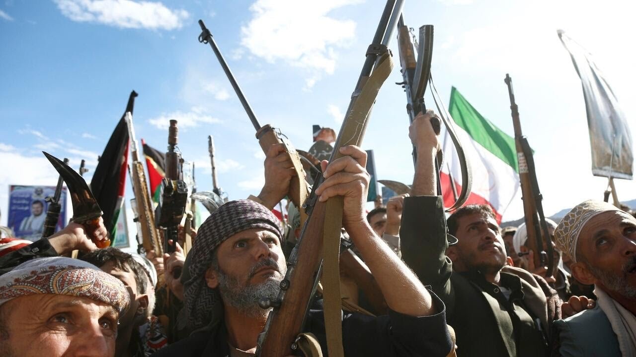 Houthis claim they struck Riyadh's main airport in Saudi Arabia (Video)
