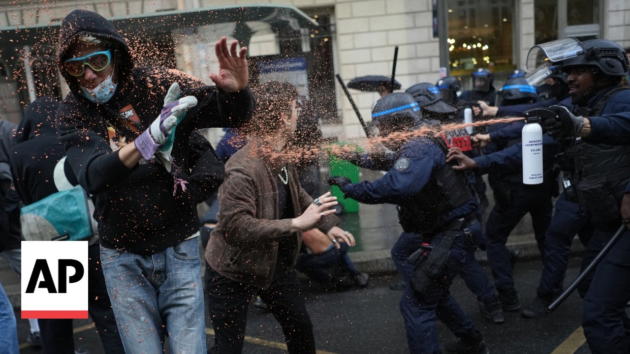 Paris police clash with protesters as student protests show no sign of ending (Video)