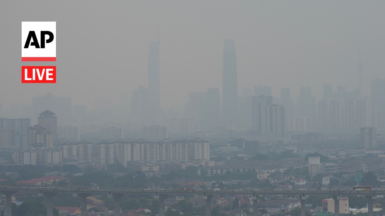 LIVE: Haze blankets Kuala Lumpur as air quality worsens in Malaysia (Video)