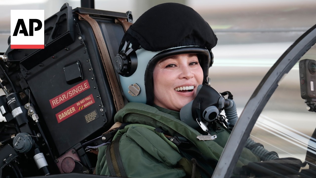 Thailand's Queen Suthida makes her first-ever solo flight in a fighter jet (Video)