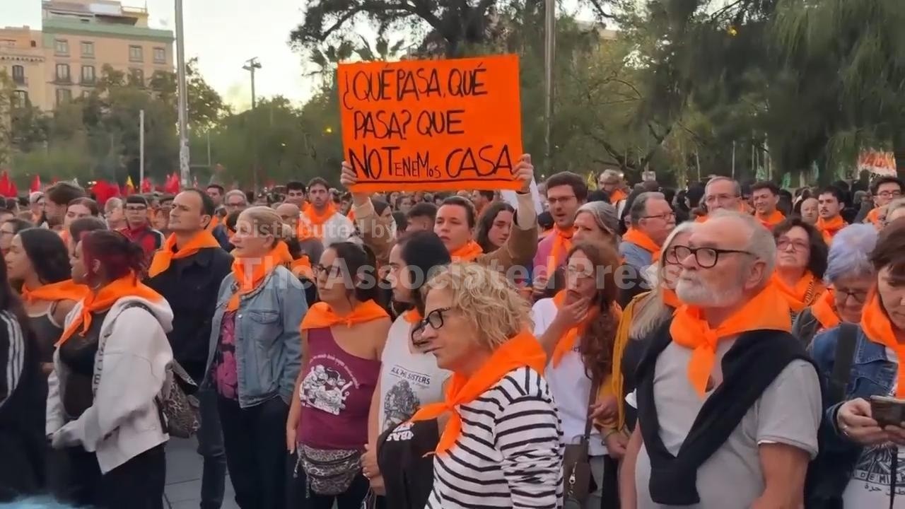 Hundreds protest in Barcelona against housing crisis in Spain (Video)