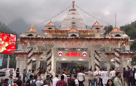 Devotees throng temples across country on first day of Shardiya Navratri