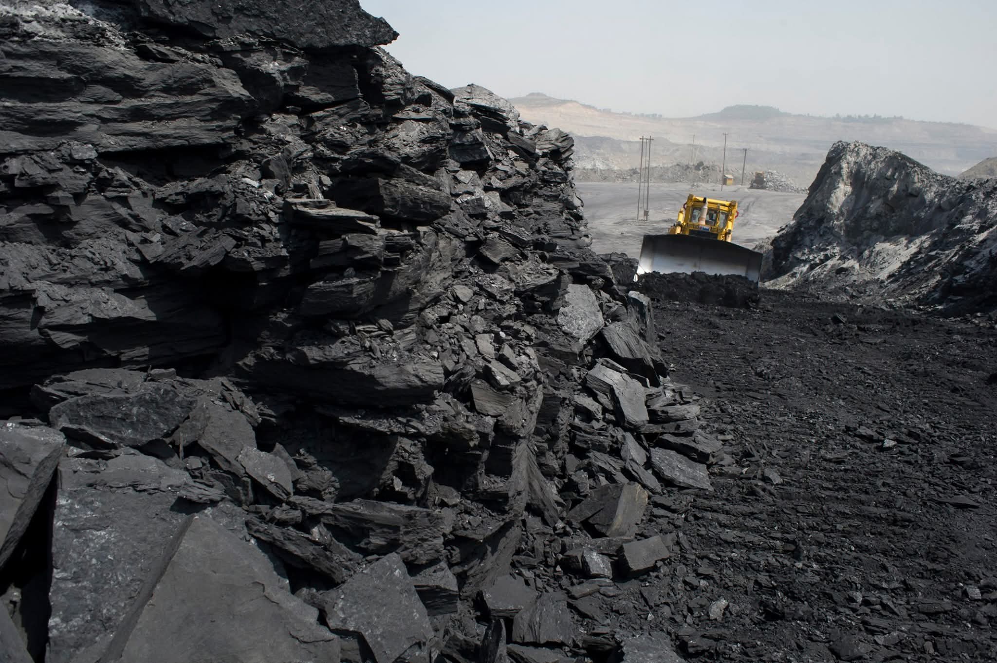 Coal stocks at Indian power plants stable above 18 MT as supplies strengthen