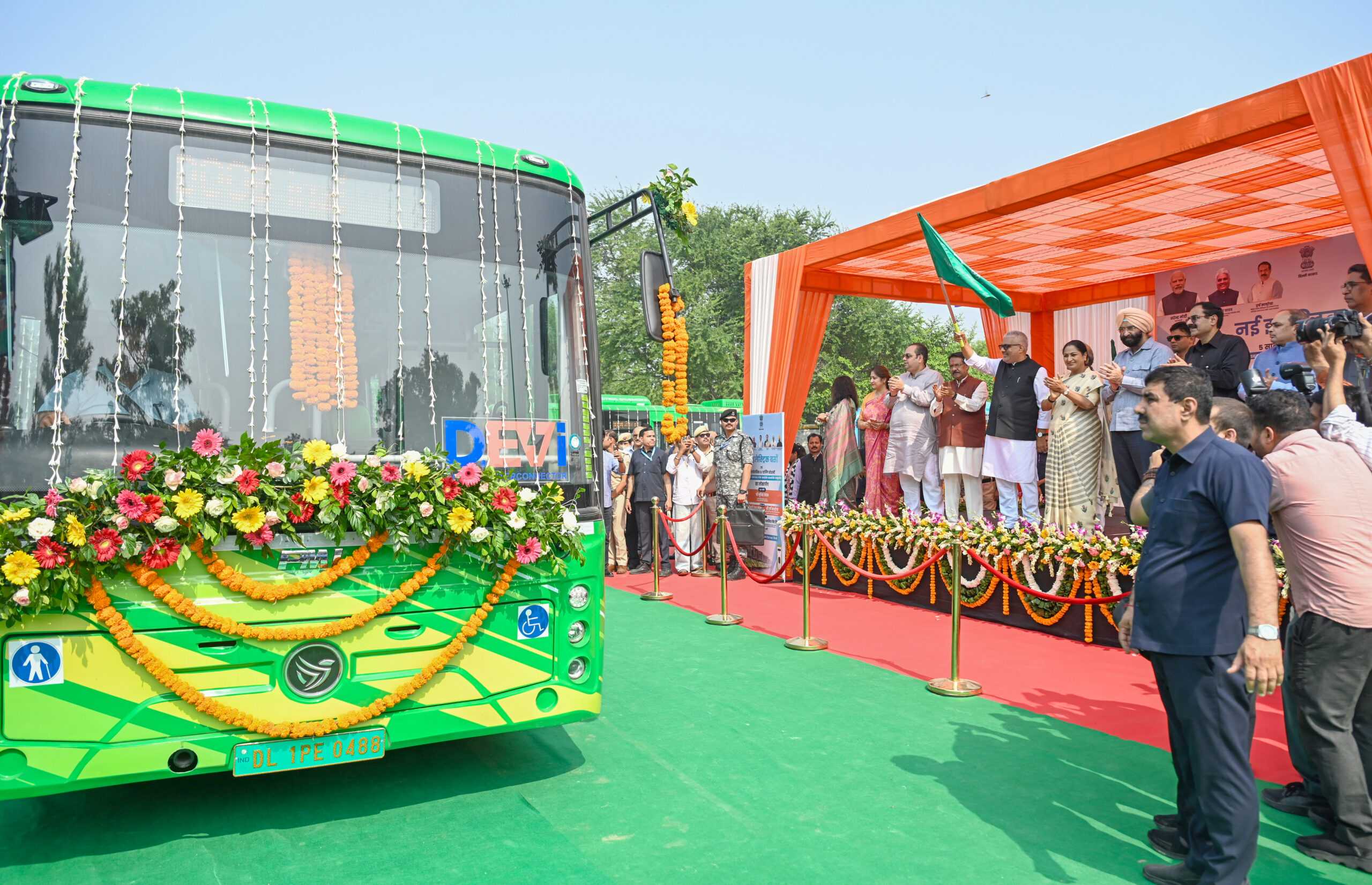 New Delhi: Leaders Review Air Pollution Mitigation Measures #Gallery