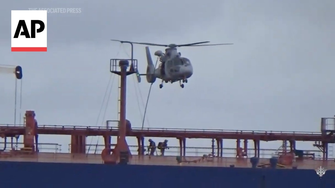 French navy seizes an oil tanker suspected of belonging to the Russian shadow fleet (Video)
