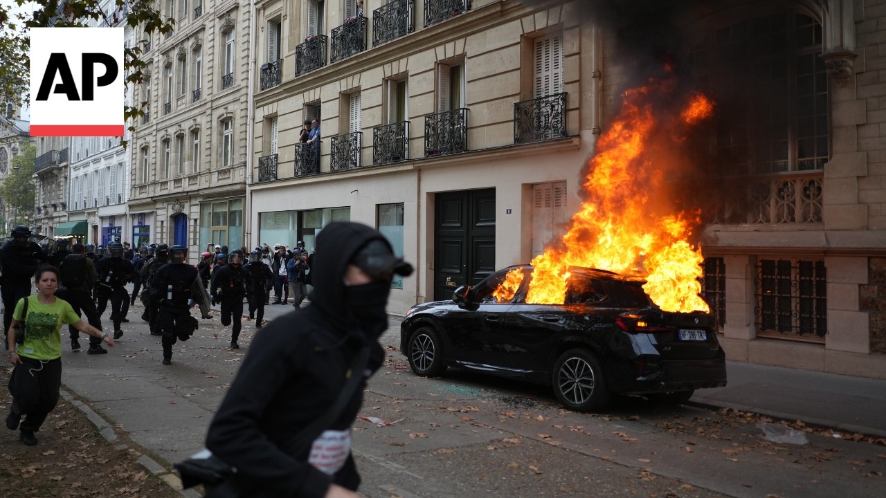 Riot police use tear gas to disperse student protesters in Paris (Video)