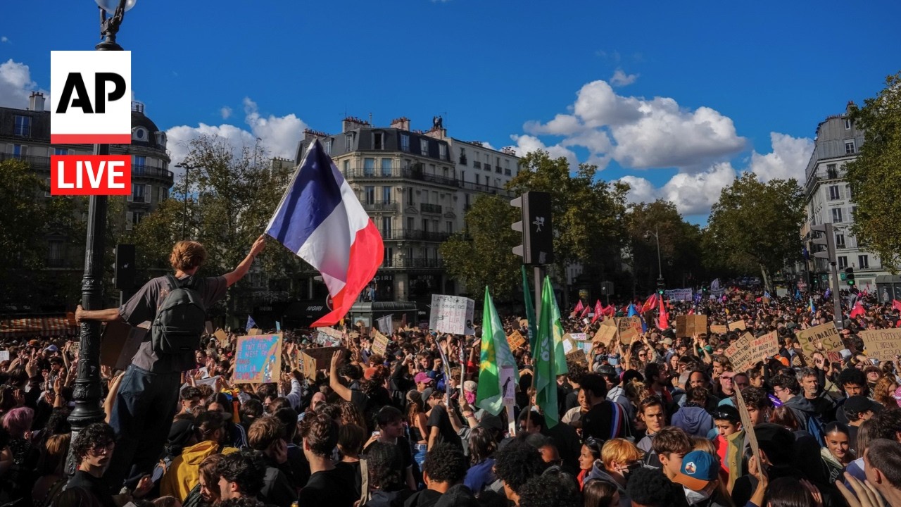 LIVE: Student protests in France (Video)