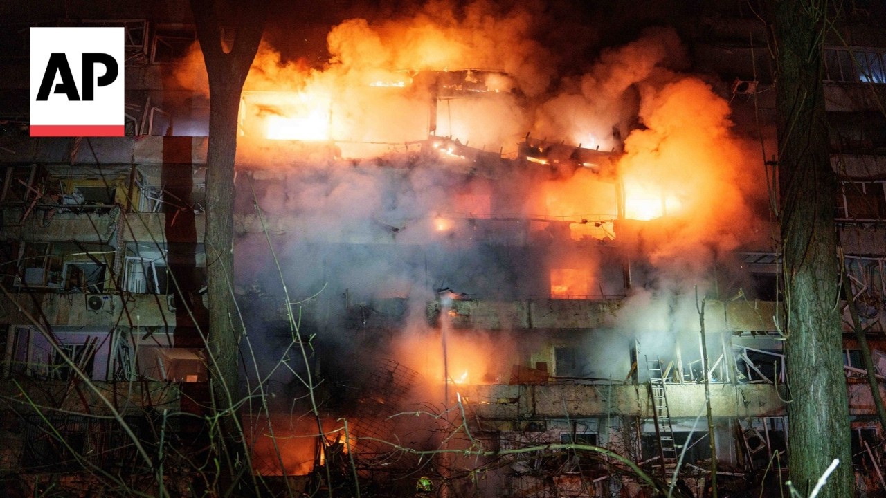 Aftermath of Russian attack on Kyiv that killed at least three (Video)