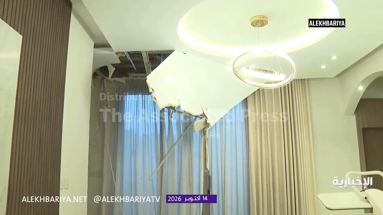 Debris from two intercepted Houthi missiles falls on residential areas in Riyadh (Video)