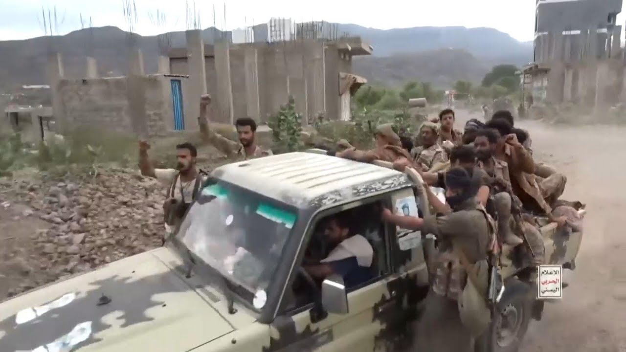 Houthi strikes on Saudi capital intensify after airport attack (Video)