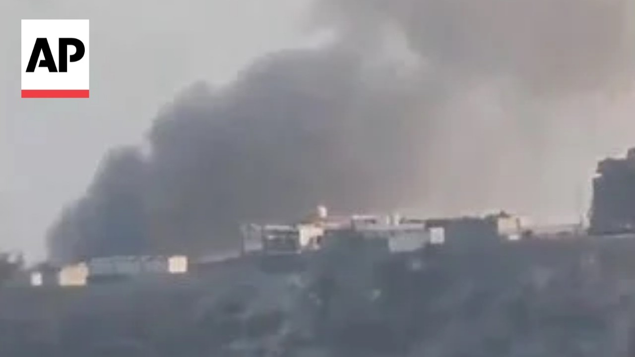 Video shows smoke rising near a palace used by Yemen's government (Video)