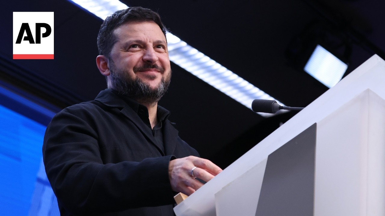 Zelenskyy smiles when asked if Trump was treating him as a scapegoat (Video)