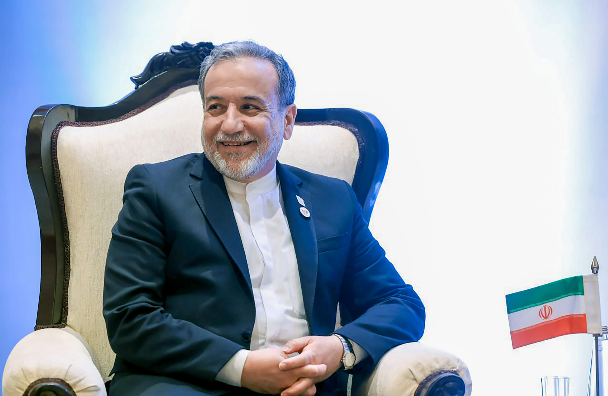 Iran’s FM renews Tehran’s offer to help end Saudi-Yemen conflict