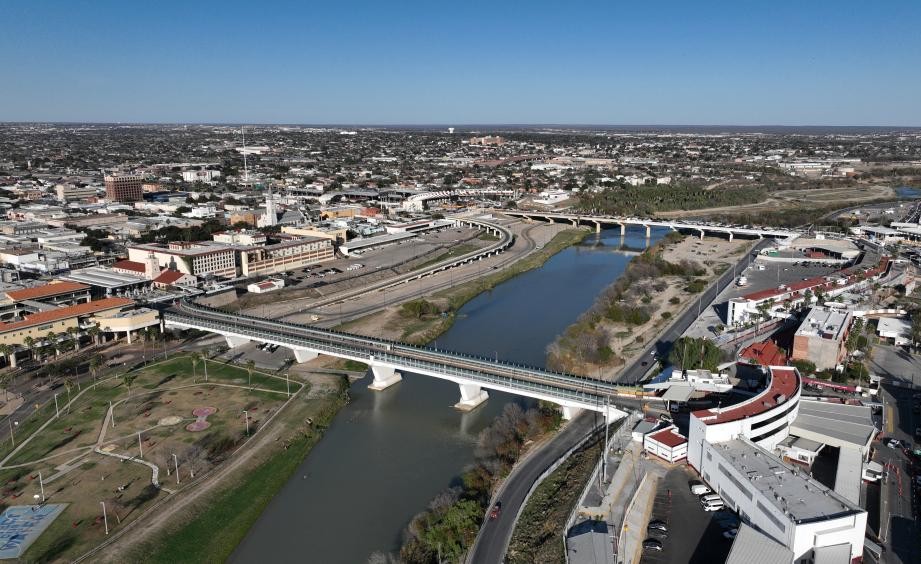 US restricts drone flights along Mexico border
