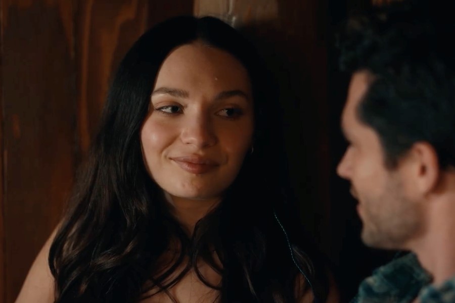 In a Holidaze Trailer: Maddie Ziegler Gets Stuck in a Christmas Time Loop in Netflix's Festive Rom-Com