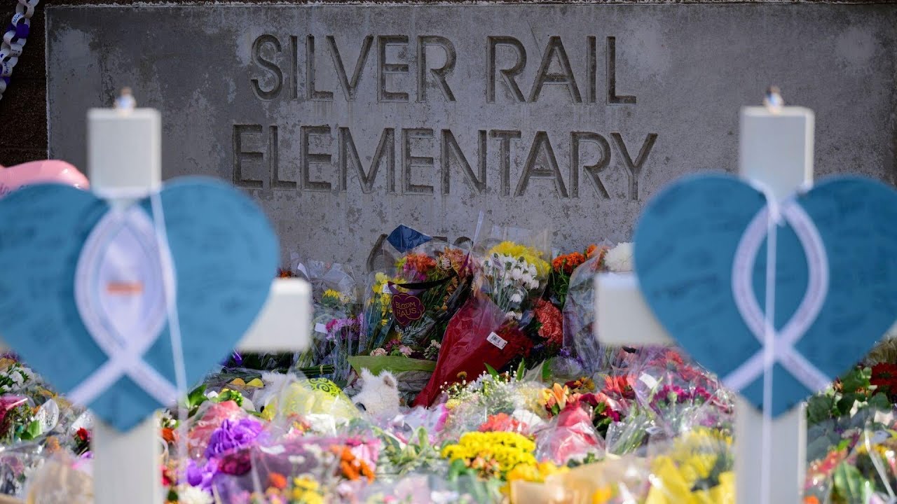 Gun used in deadly Oregon school shooting was gift from shooter's mom, sources say (Video)