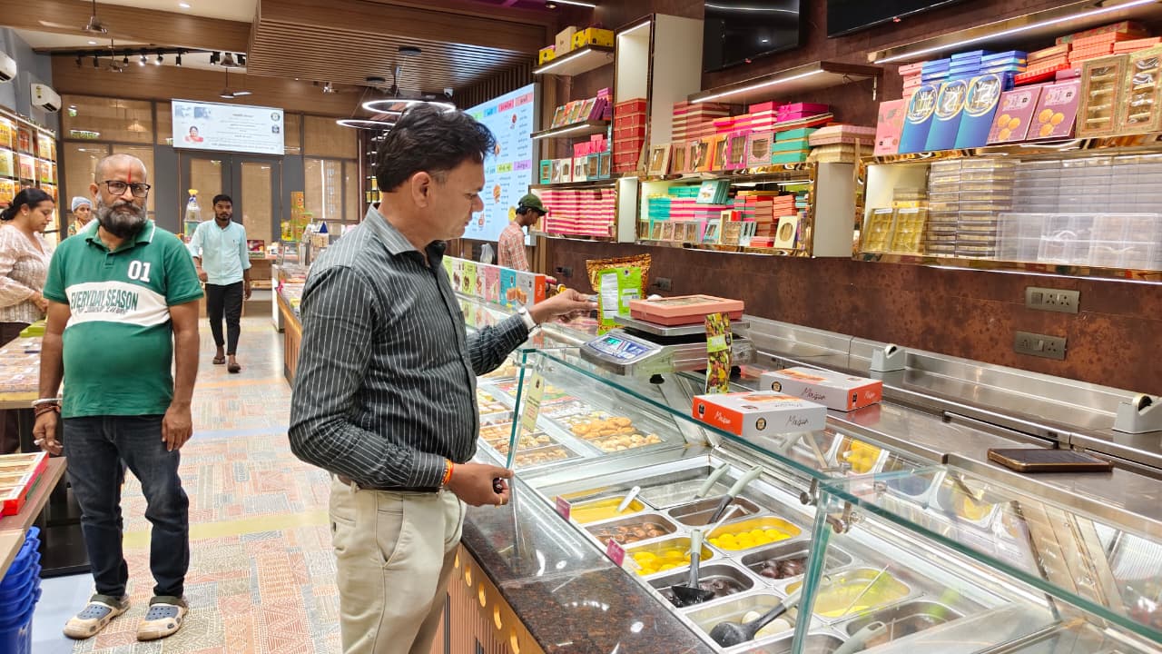Gujarat finds irregularities at 251 shops during festive checks, collects Rs 5.42 lakh