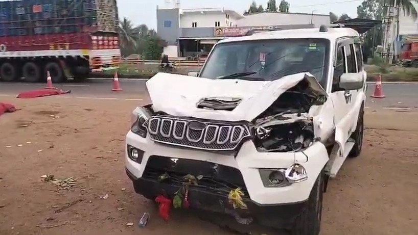 Four killed as speeding SUV hits Bhavani devotees in Andhra's Kakinada