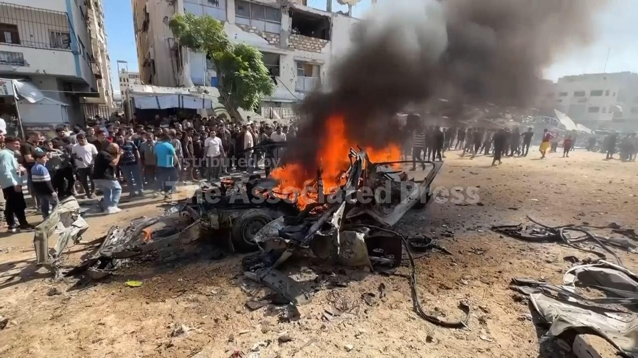Israeli airstrike hits car in Gaza City, killing one and injuring several others (Video)