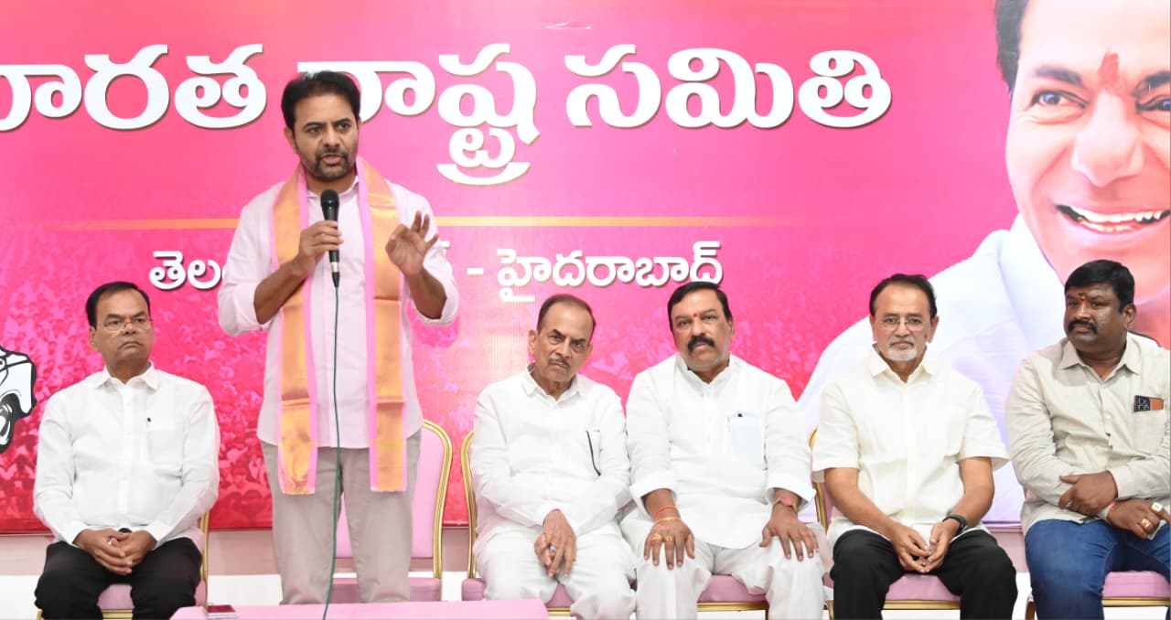 KCR will play key role in national politics, says KTR