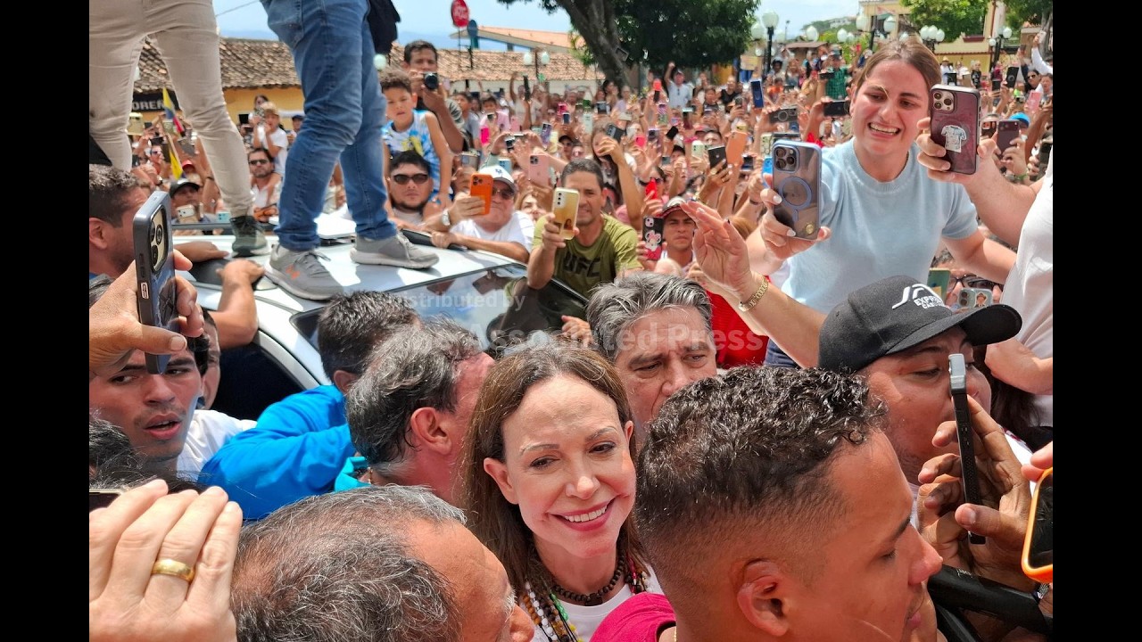Large crowd cheers Machado outside Venezuelan basilica as she returns from exile (Video)