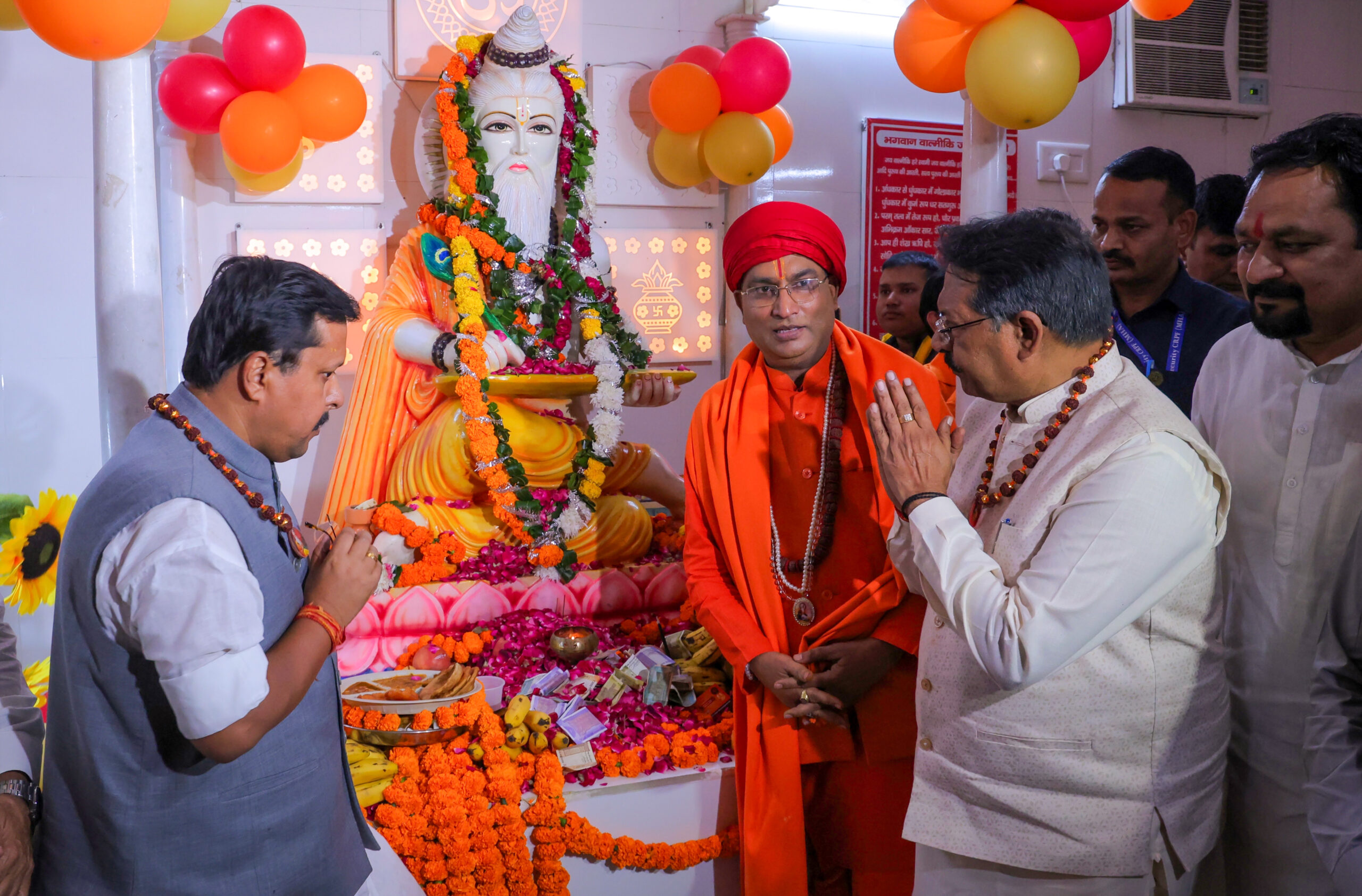 Delhi: Nitin Nabin pays obeisance at Valmiki Ashram, attacks Cong over remarks against PM Modi