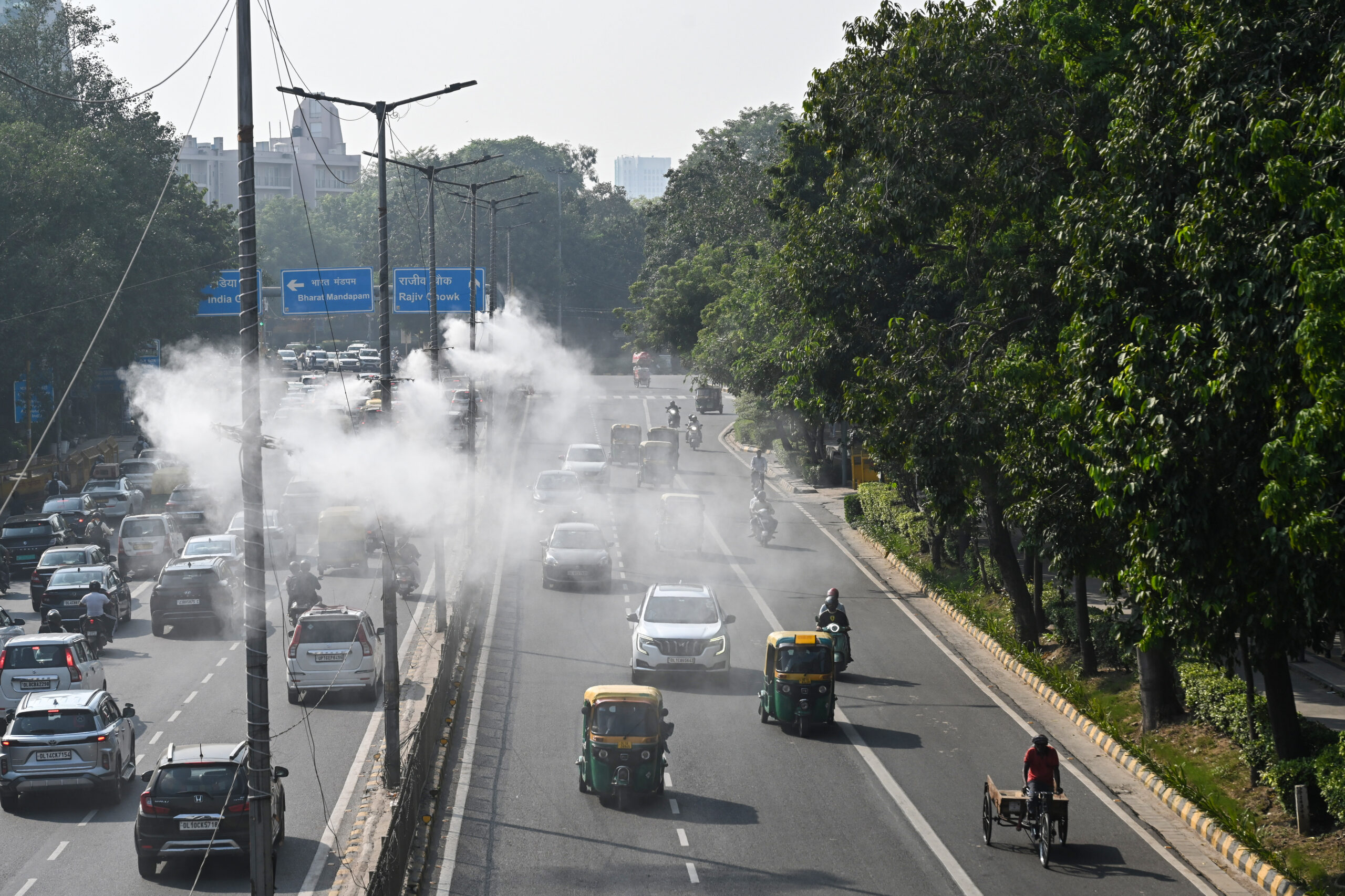 Delhi records AQI of 187; Yamuna white foam raises pollution concerns