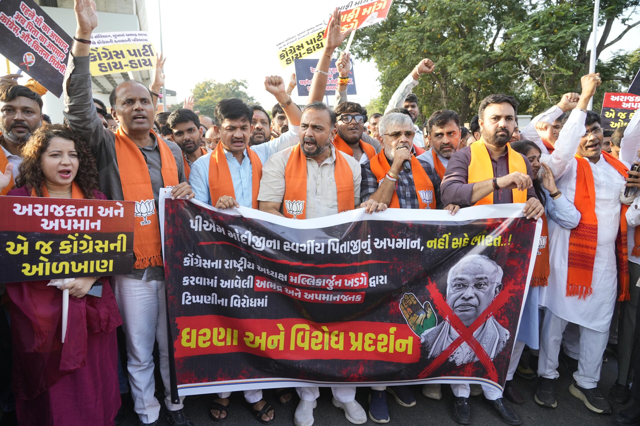 Gujarat: BJP protests Kharge’s remark against PM Modi, holds meetings on tribal outreach