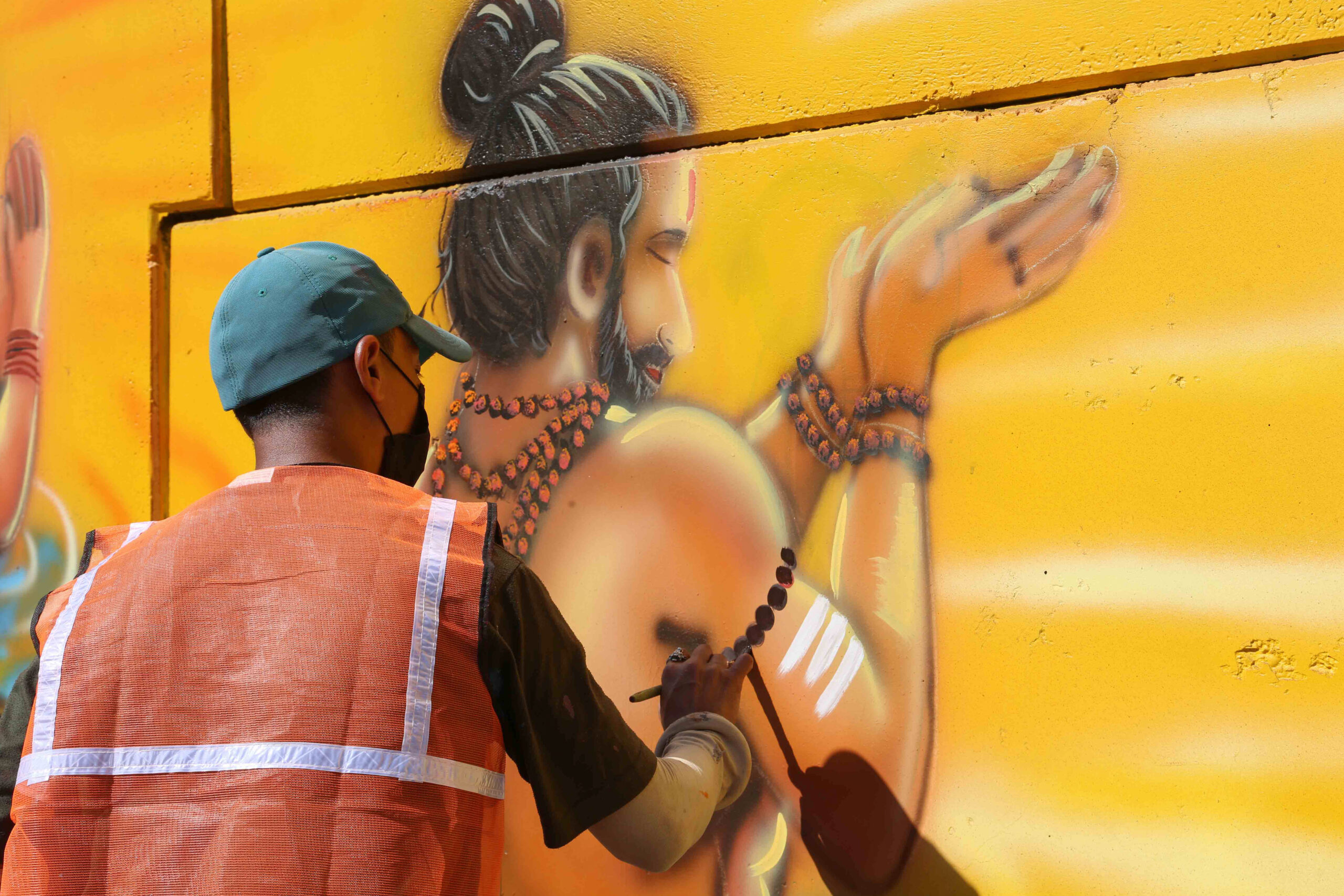 Haridwar: Religious Paintings on Flyovers Ahead of Kumbh