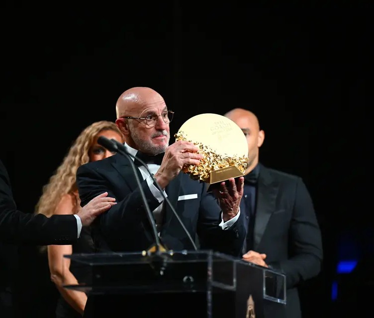 Ballon d'Or: Luis de la Fuente named coach of the year; Unai Simon wins best goalkeeper award