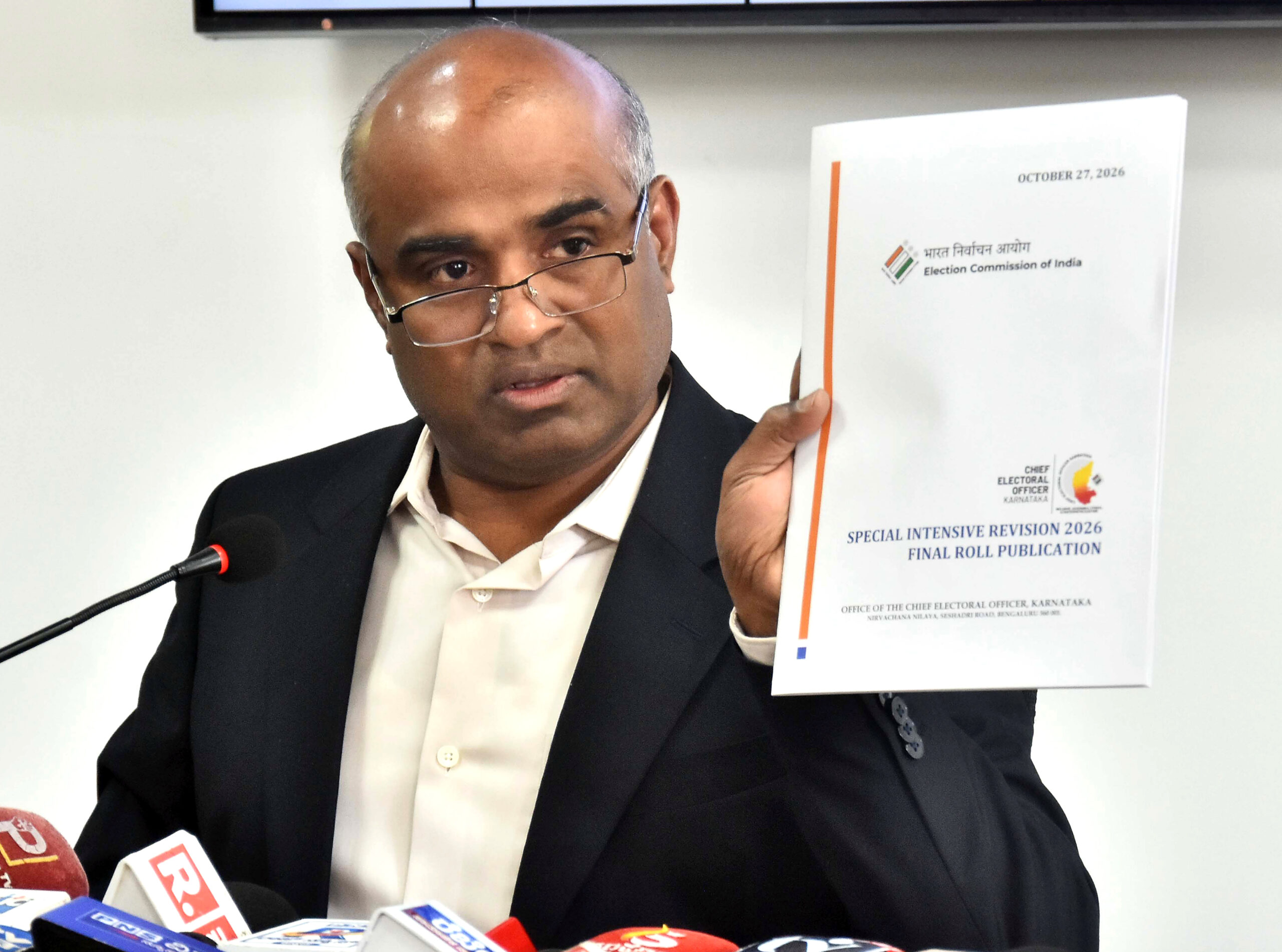 Bengaluru: Karnataka CEO V. Anbukkumar Addresses Press Conference #Gallery