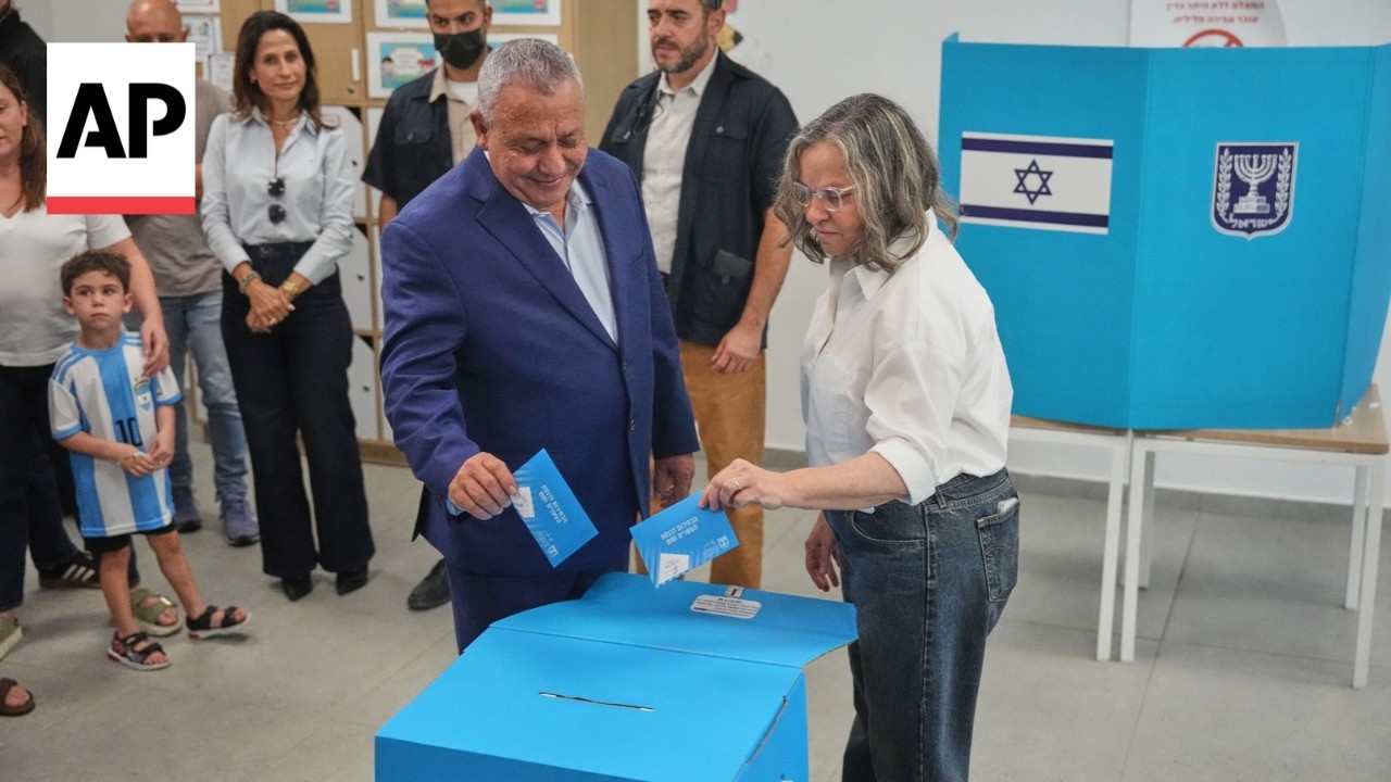 Gadi Eisenkot votes in Israel's election as opinion polls suggest a tight race with Netanyahu (Video)