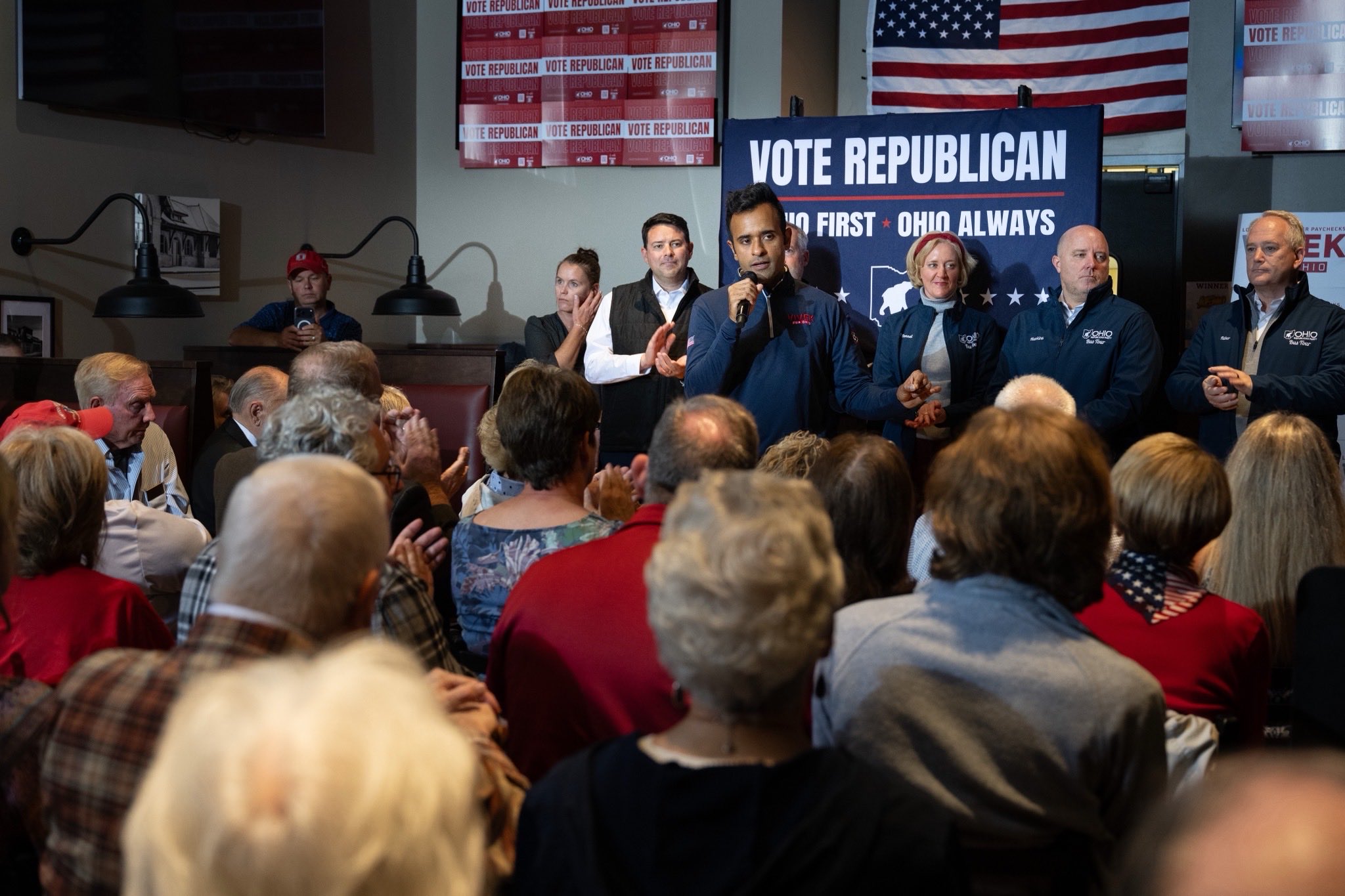 Vivek Ramaswamy edges Acton 47-45 in industry-sponsored Ohio poll as Trump rallies for him