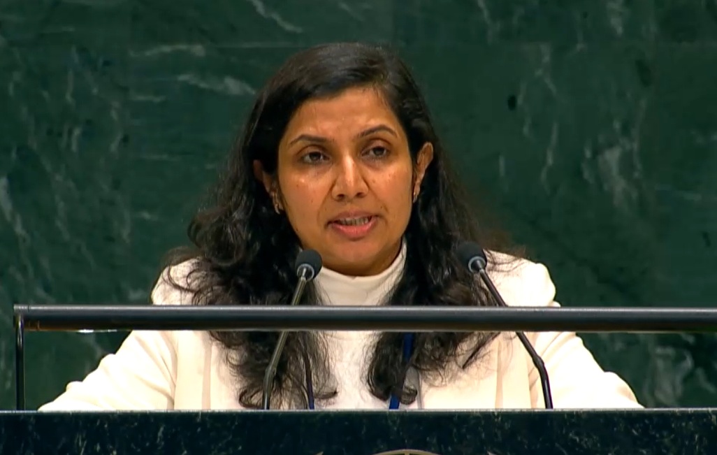 India rejects laws affecting national sovereignty; votes at UN against US embargo on Cuba