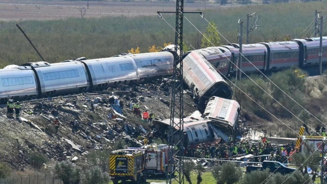 Deadly high-speed train collision in Spain, dozens killed (Video)