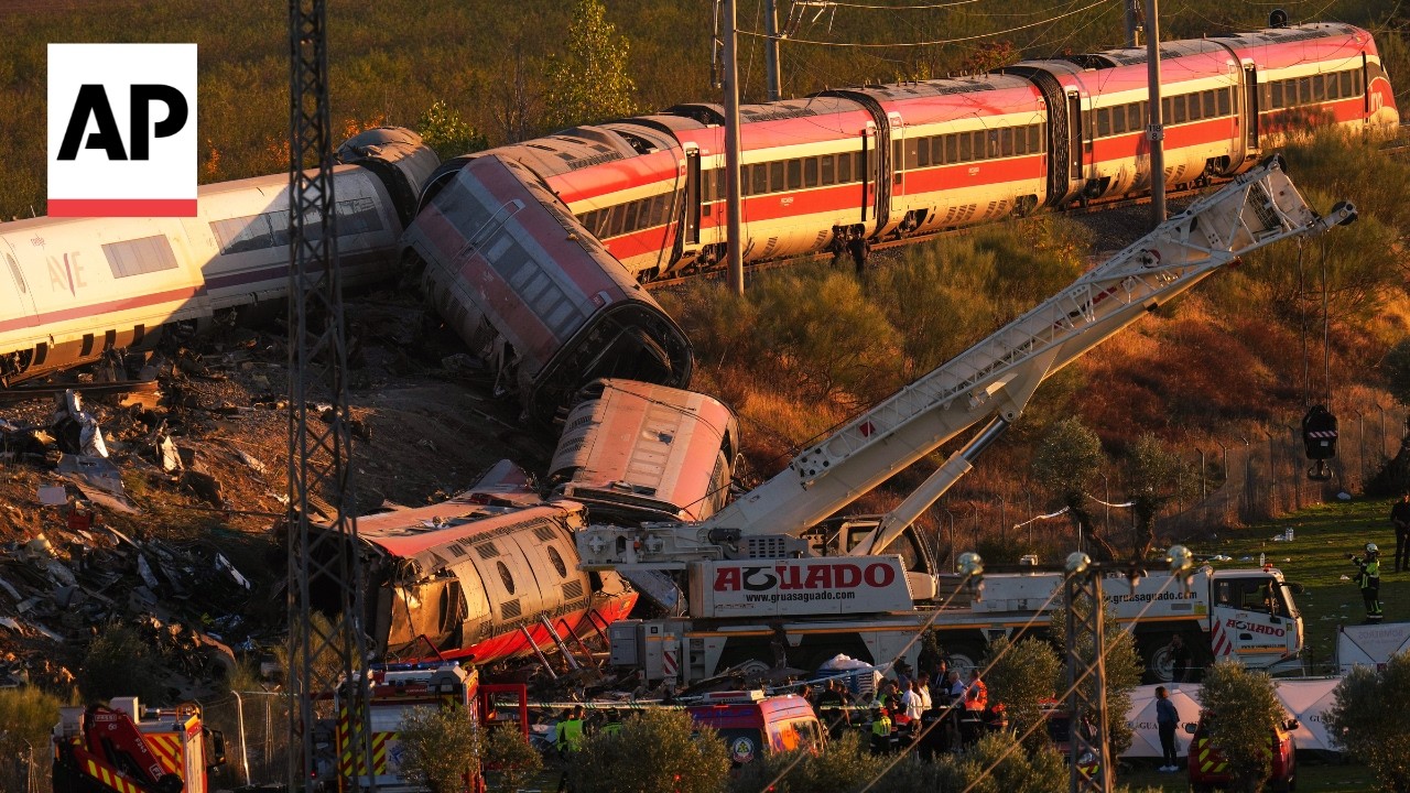 High-speed train crash in Spain kills at least 68 people (Video)
