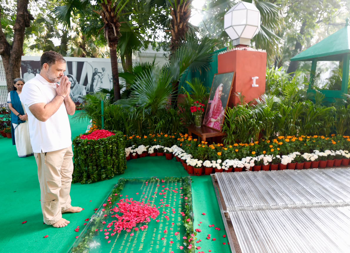 Rahul Gandhi Pays Tribute at Indira Gandhi Death Anniversary