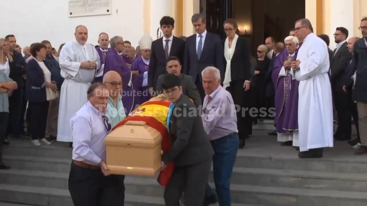 Funerals begin for victims of train crash in Spain (Video)